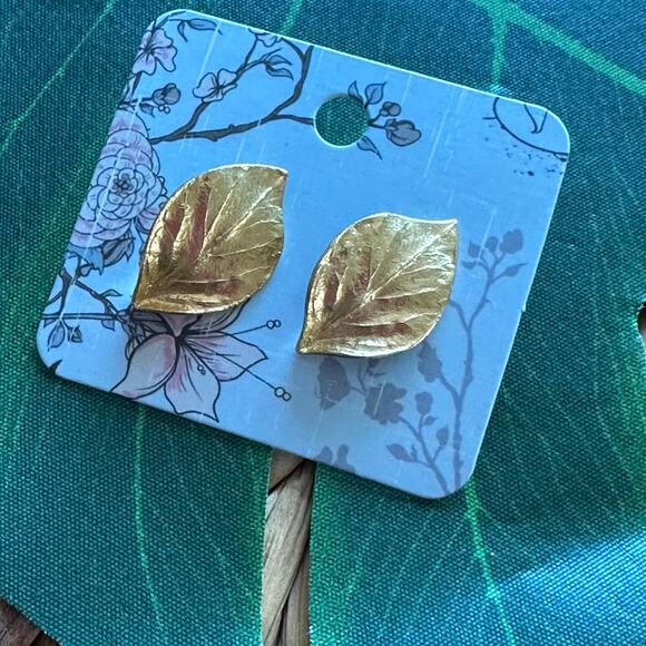 BOGO FREE GOLD LEAF POST EARRINGS - Picture 3 of 6